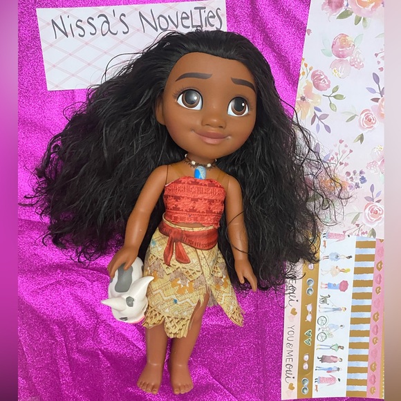 Moana 18inch Doll with complete outfit & Pua - Picture 2 of 6